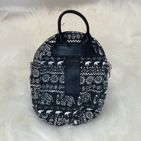 NWOT Black & White Print Purse/Detachable Crossbody Strap/Loop To Attach To Belt - Picture 2 of 9